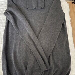 GAP Dark Gray Knit Turtleneck Sweater - size M